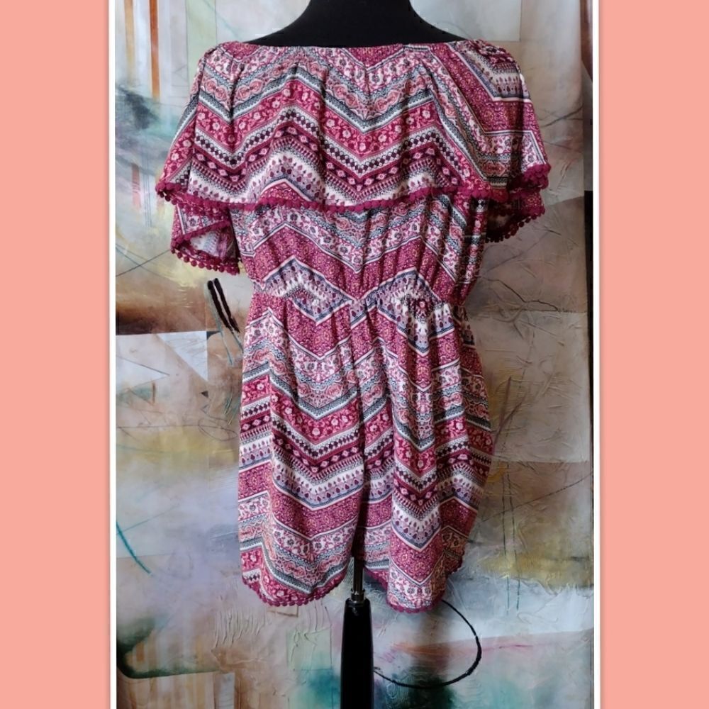💕Rue21 Off Shoulder Shorts Romper With Crochet Trim Size XL - Picture 4 of 6